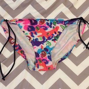 Bikini swim bottoms
